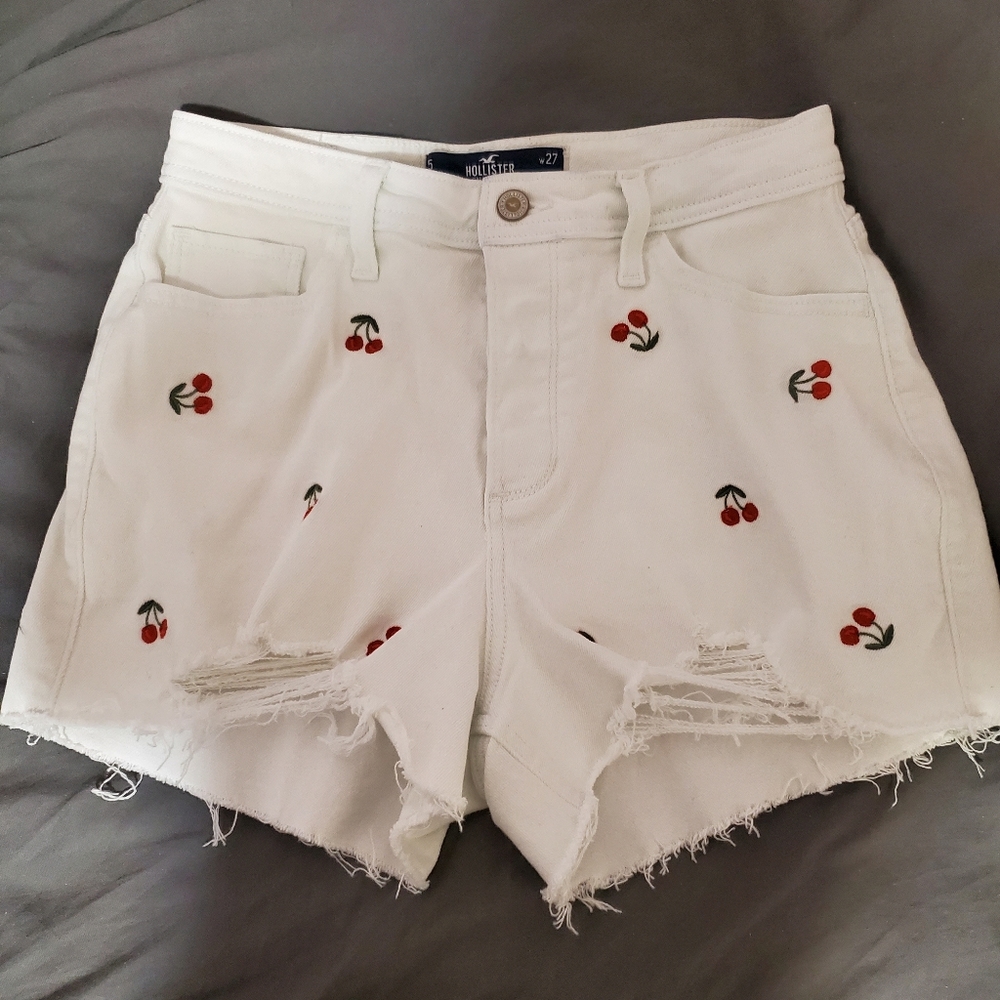 Hollister Curvy High Rise Mom Short